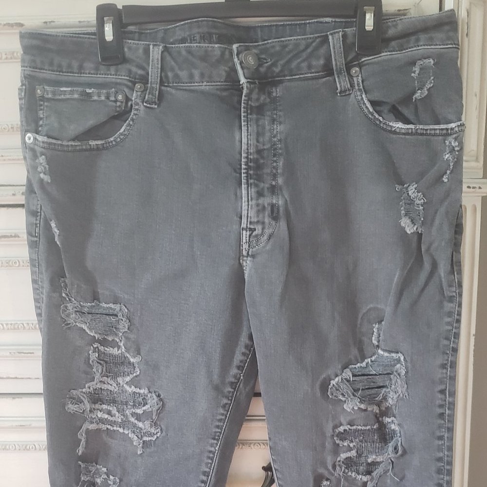 Men's distressed American Eagle Jeans
